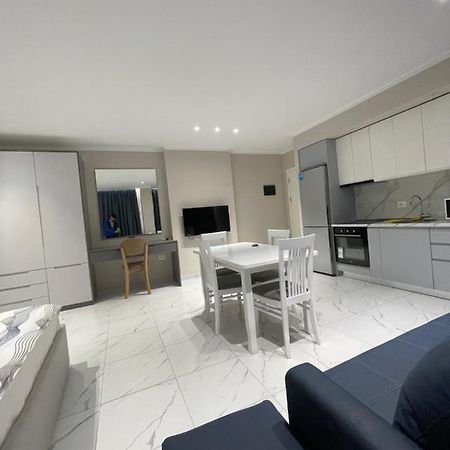 Modern Beachfront Apartments Sarandë 외부 사진